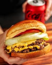 2 Hamburguers + 2 Refrigerantes